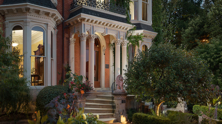 The Mansion on Delaware Avenue Exterior