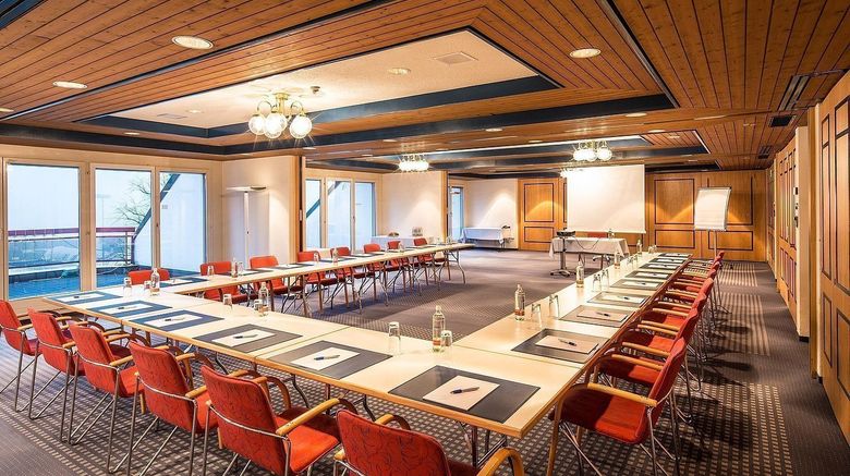 <b>Swiss Holiday Park Meeting</b>. Images powered by <a href="https://www.leonardoworldwide.com/" title="Leonardo Worldwide" target="_blank">Leonardo</a>.
