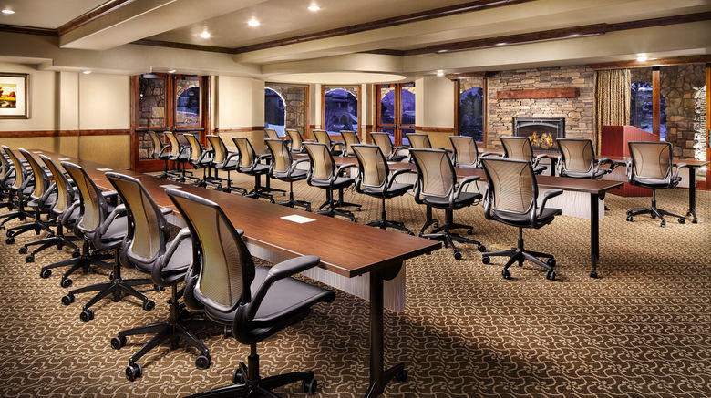 <b>The Lodge at Flying Horse Meeting</b>. Images powered by <a href="https://www.leonardoworldwide.com/" title="Leonardo Worldwide" target="_blank">Leonardo</a>.