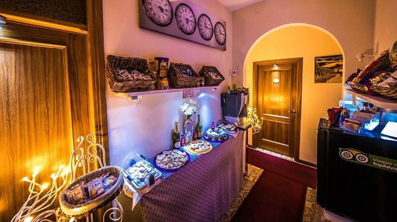 <b>Tarchon Luxury  B&B Lobby</b>. Images powered by <a href="https://www.leonardoworldwide.com/" title="Leonardo Worldwide" target="_blank">Leonardo</a>.