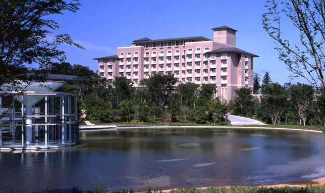 Okura Akademia Park Hotel Exterior