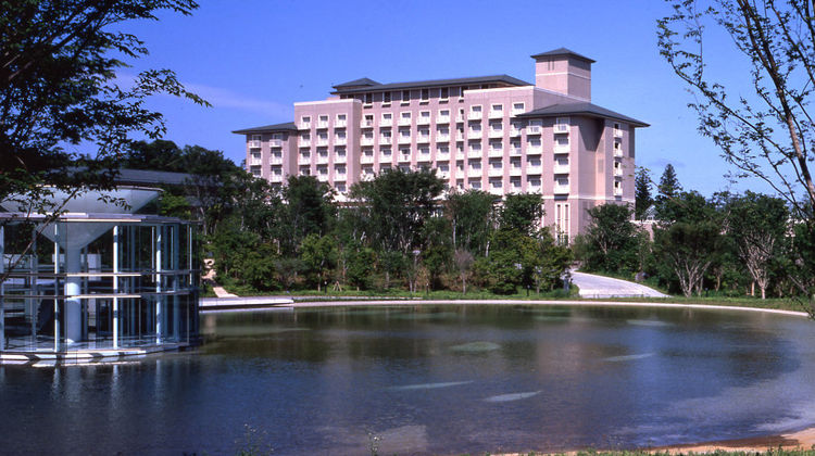 Okura Akademia Park Hotel Exterior