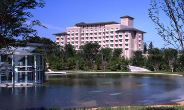 Okura Akademia Park Hotel