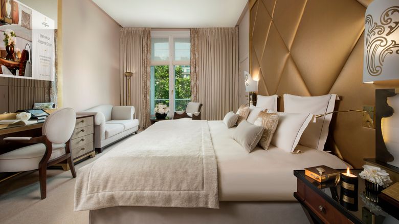 <b>The Hotel Fouquet's Barriere Room</b>. Images powered by <a href=https://www.travelagewest.com/Hotels/Paris/