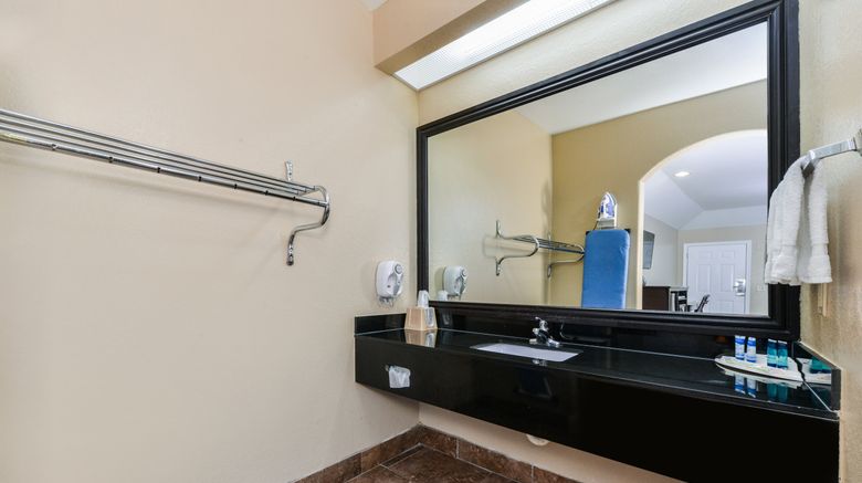 <b>Scottish Inns & Suites Room</b>. Images powered by <a href="https://www.leonardoworldwide.com/" title="Leonardo Worldwide" target="_blank">Leonardo</a>.