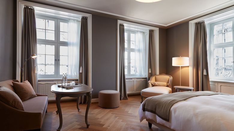 <b>La Couronne Hotel Restaurant Room</b>. Images powered by <a href="https://www.leonardoworldwide.com/" title="Leonardo Worldwide" target="_blank">Leonardo</a>.