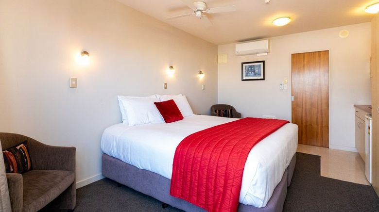 <b>Bella Vista Motel Napier Room</b>. Images powered by <a href="https://www.leonardoworldwide.com/" title="Leonardo Worldwide" target="_blank">Leonardo</a>.