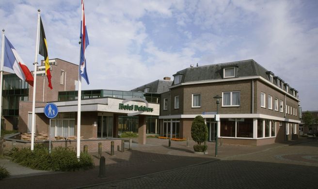 Dekkers Hotel Exterior