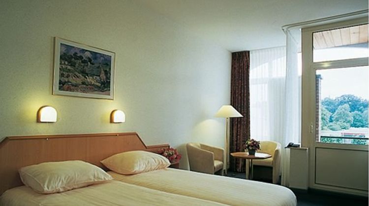 Dekkers Hotel Room