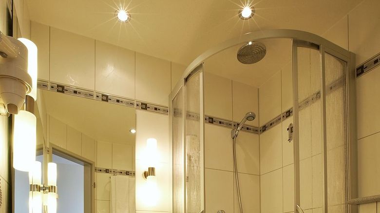 <b>Dekkers Hotel Room</b>. Images powered by <a href="https://www.leonardoworldwide.com/" title="Leonardo Worldwide" target="_blank">Leonardo</a>.