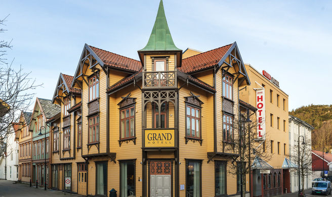 Grand Hotell Exterior