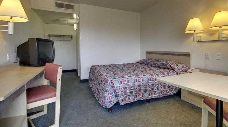 <b>Red Carpet Inn Louisville North Room</b>. Images powered by <a href="https://www.leonardoworldwide.com/" title="Leonardo Worldwide" target="_blank">Leonardo</a>.