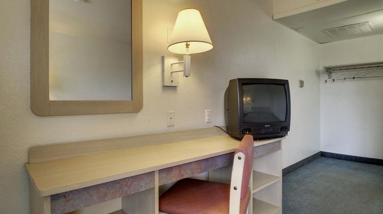 <b>Red Carpet Inn Louisville North Room</b>. Images powered by <a href="https://www.leonardoworldwide.com/" title="Leonardo Worldwide" target="_blank">Leonardo</a>.