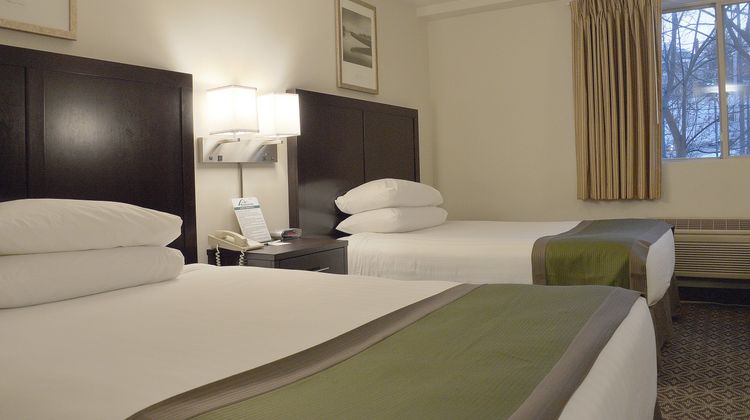 The Madison Spokane Inn Room