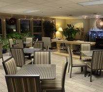 The Madison Spokane Inn Lobby