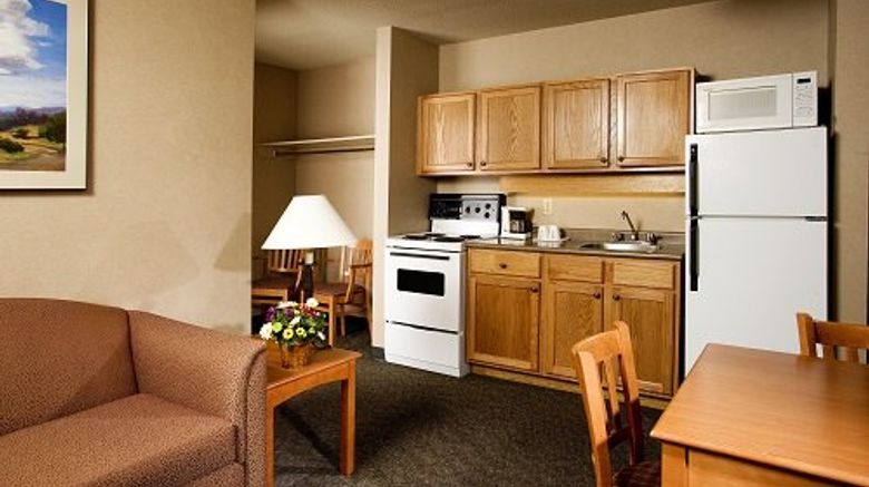 <b>Lobstick Lodge Room</b>. Images powered by <a href="https://www.leonardoworldwide.com/" title="Leonardo Worldwide" target="_blank">Leonardo</a>.