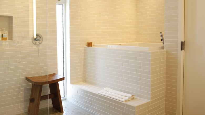 <b>h2Hotel Suite</b>. Images powered by <a href="https://www.leonardoworldwide.com/" title="Leonardo Worldwide" target="_blank">Leonardo</a>.