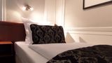 Apollofirst Hotel Room