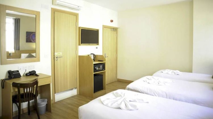 Kings Cross Inn Hotel Room