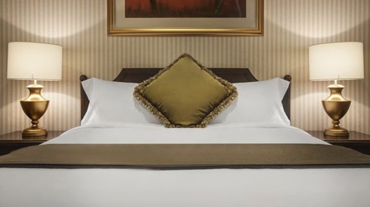 Green Court Serviced Apt-People Square Room