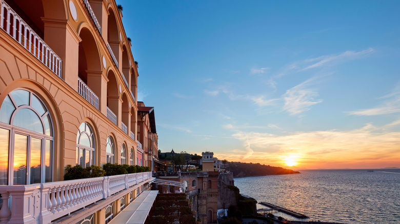 <b>Grand Hotel Excelsior Vittoria Suite</b>. Images powered by <a href=https://www.travelagewest.com/Hotels/Sorrento-Italy/