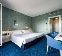 Viest Hotel Room