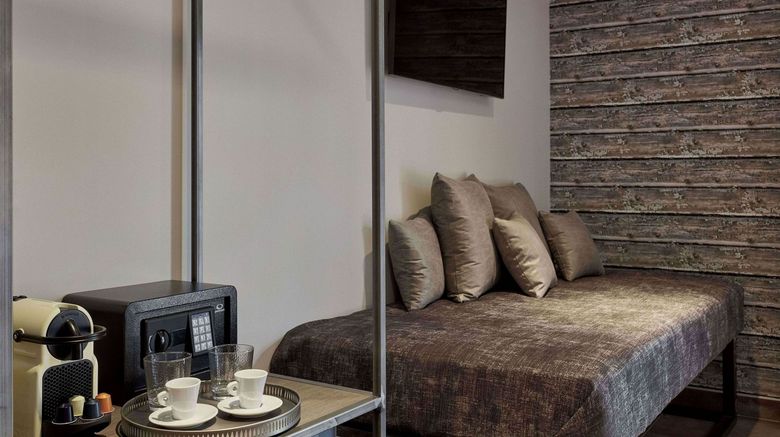 <b>18 Micon Street Hotel Room</b>. Images powered by <a href="https://www.leonardoworldwide.com/" title="Leonardo Worldwide" target="_blank">Leonardo</a>.