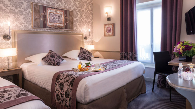 Monceau Wagram Hotel Room