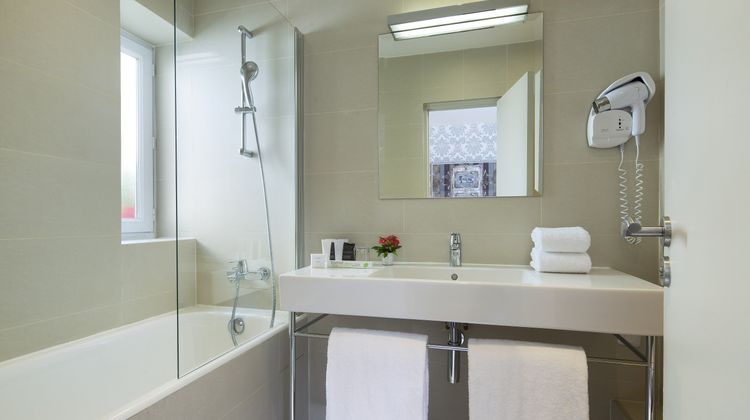 Monceau Wagram Hotel Room