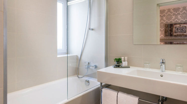 Monceau Wagram Hotel Room