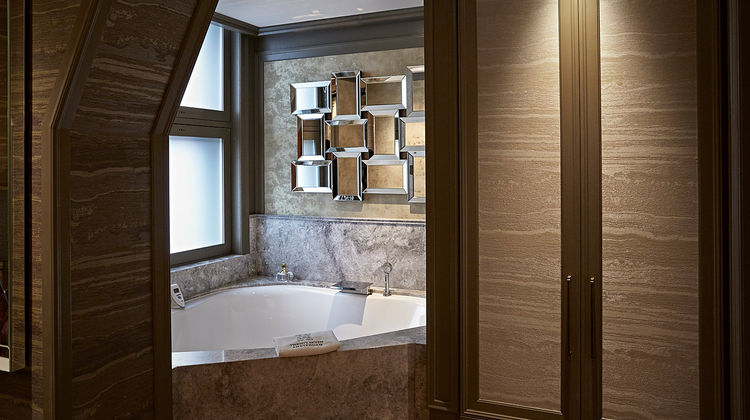 TwentySeven Hotel Suite