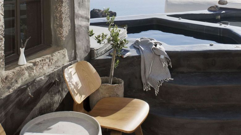 <b>Sophia Luxury Suites Room</b>. Images powered by <a href="https://www.leonardoworldwide.com/" title="Leonardo Worldwide" target="_blank">Leonardo</a>.