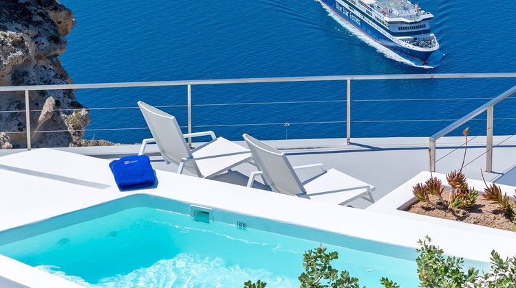 Alti Santorini Suites Room
