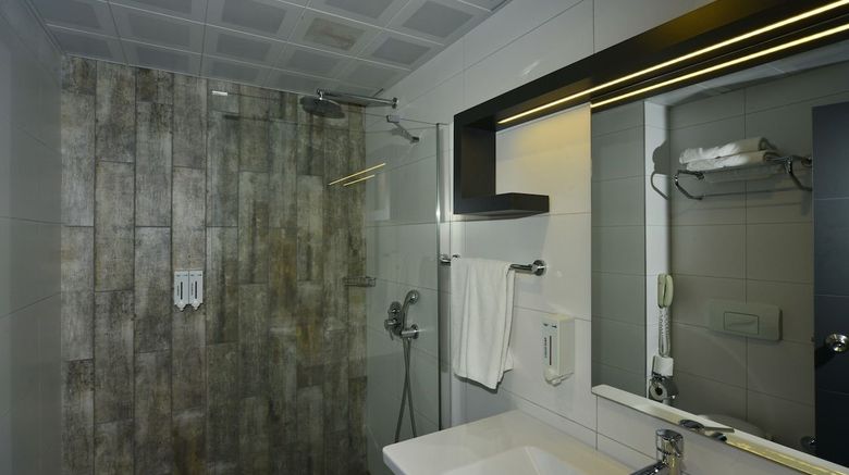 <b>White City Beach Hotel Room</b>. Images powered by <a href="https://www.leonardoworldwide.com/" title="Leonardo Worldwide" target="_blank">Leonardo</a>.