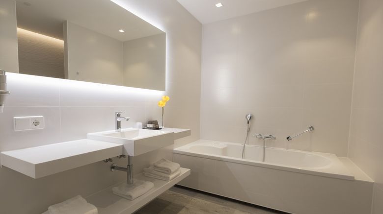 <b>Valk Exclusief Hotel Utrecht Room</b>. Images powered by <a href="https://www.leonardoworldwide.com/" title="Leonardo Worldwide" target="_blank">Leonardo</a>.