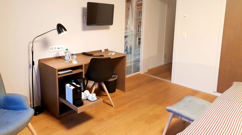<b>Hotel Baeren Bern Room</b>. Images powered by <a href="https://www.leonardoworldwide.com/" title="Leonardo Worldwide" target="_blank">Leonardo</a>.