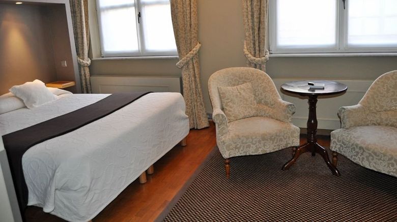 <b>Le Dixseptieme Room</b>. Images powered by <a href="https://www.leonardoworldwide.com/" title="Leonardo Worldwide" target="_blank">Leonardo</a>.
