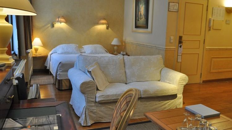 Le Dixseptieme Room