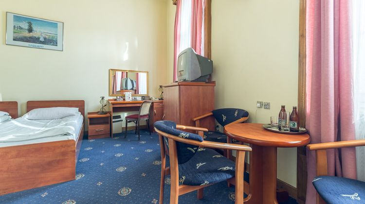 Royal Hotel Room