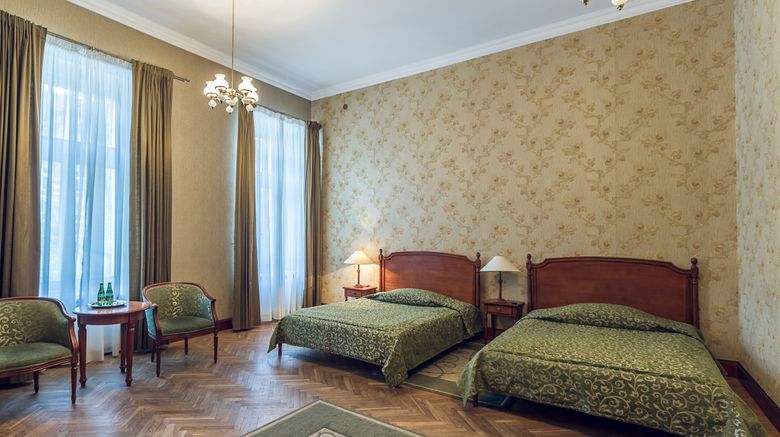 <b>Royal Hotel Room</b>. Images powered by <a href="https://www.leonardoworldwide.com/" title="Leonardo Worldwide" target="_blank">Leonardo</a>.