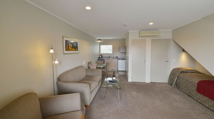 Brougham Heights Motel & Apartments Room