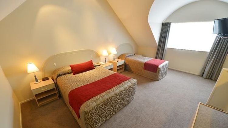 Brougham Heights Motel & Apartments Room