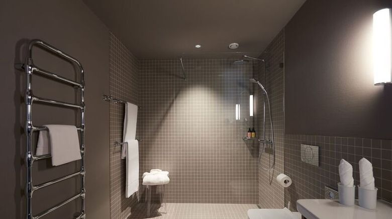 <b>La Couronne Hotel Restaurant Room</b>. Images powered by <a href="https://www.leonardoworldwide.com/" title="Leonardo Worldwide" target="_blank">Leonardo</a>.