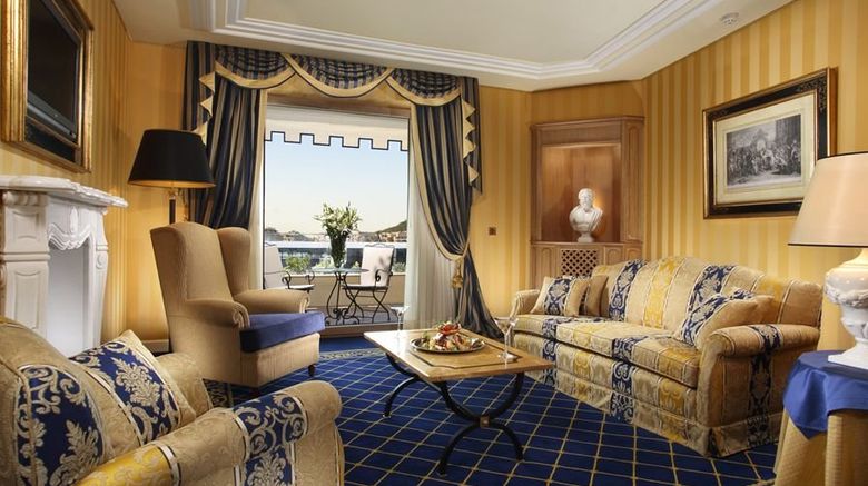 <b>Royal Olympic Hotel Room</b>. Images powered by <a href="https://www.leonardoworldwide.com/" title="Leonardo Worldwide" target="_blank">Leonardo</a>.