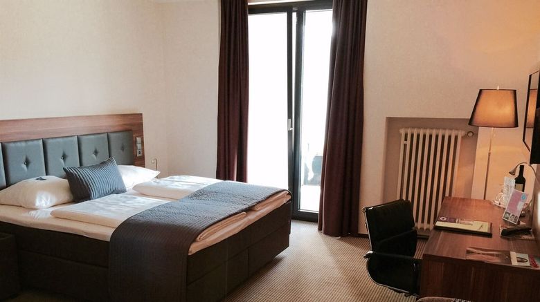 <b>Schlosshotel Wilhelmshohe Room</b>. Images powered by <a href="https://www.leonardoworldwide.com/" title="Leonardo Worldwide" target="_blank">Leonardo</a>.