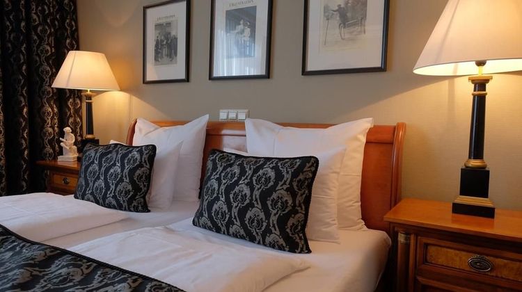 Apollofirst Hotel Room