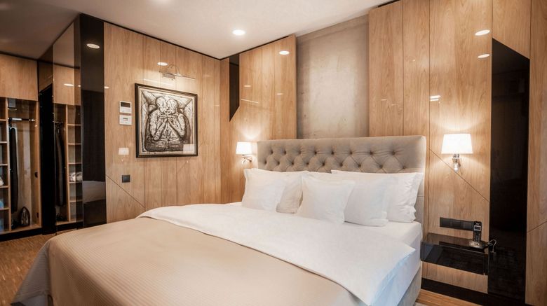 <b>Hotel Platinia Room</b>. Images powered by <a href="https://www.leonardoworldwide.com/" title="Leonardo Worldwide" target="_blank">Leonardo</a>.