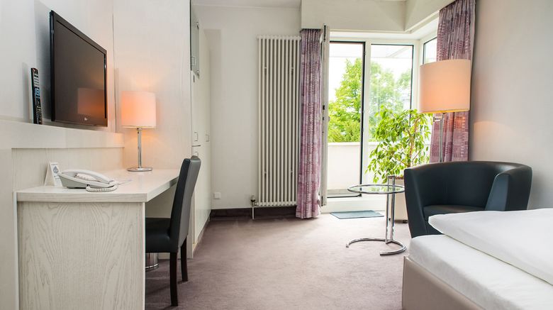 <b>Fontana Hotel Wiesbaden Room</b>. Images powered by <a href="https://www.leonardoworldwide.com/" title="Leonardo Worldwide" target="_blank">Leonardo</a>.