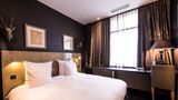 Les Nuits Hotel Room
