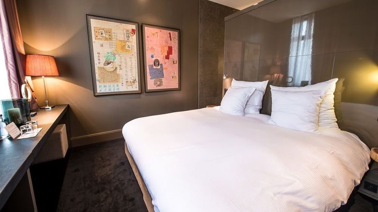 <b>Les Nuits Hotel Room</b>. Images powered by <a href="https://www.leonardoworldwide.com/" title="Leonardo Worldwide" target="_blank">Leonardo</a>.